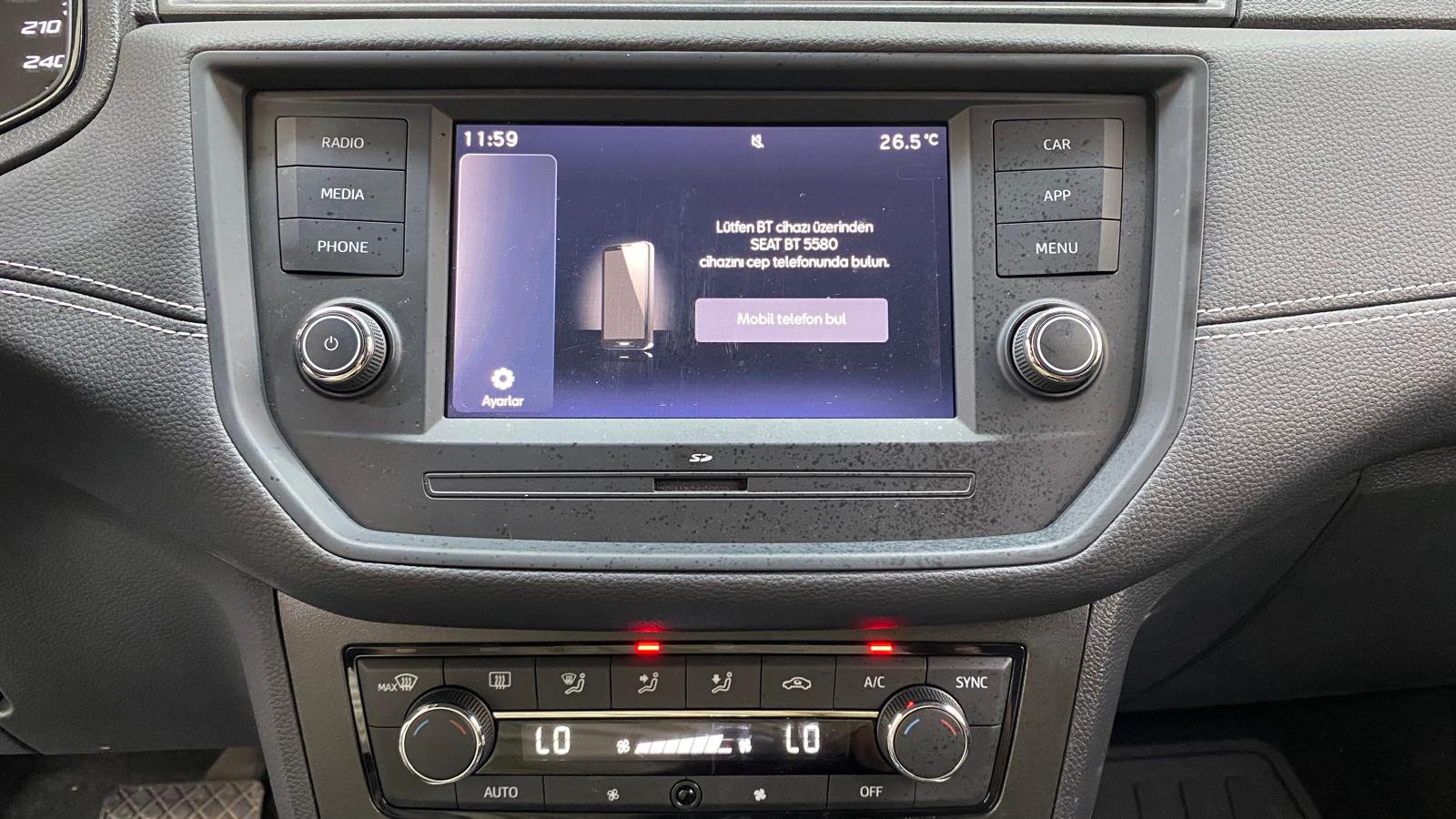 SEAT ARONA 12